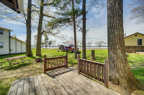 Foto 37 - Stone Lake Cabin w/ Private Deck & Fire Pit