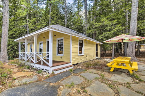 Photo 13 - Lakefront Cottage: Boat Dock, Patio & Kayaks