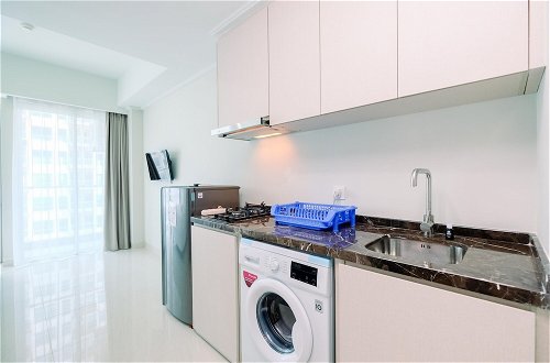 Foto 7 - Simply And Comfort Stay Studio Room Green Sedayu Apartment