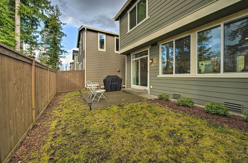 Photo 18 - Modern Seattle Area Home Near Parks + Beaches