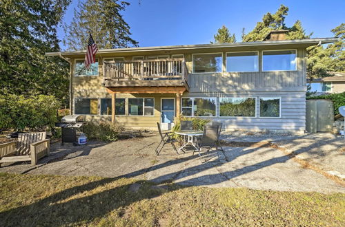 Photo 14 - Lakefront Seattle Area House w/ Private Deck