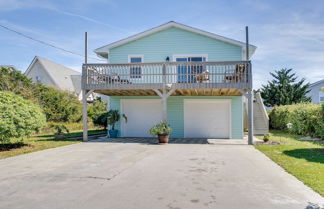 Photo 1 - Charming Surf City Beach House - Walk to Ocean