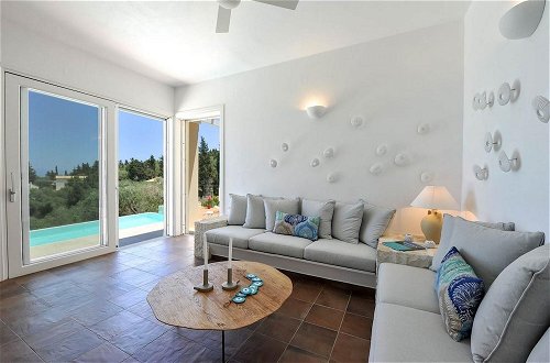 Photo 4 - Apeiron II Villa - Sunny Modern Pool - Walk to Gaios