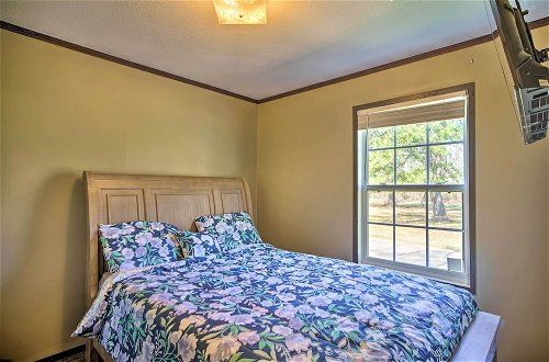 Foto 14 - Warm + Inviting Denham Springs Home w/ Deck