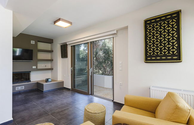 Villa Rizes Luxury in Maroulas - Photo 24