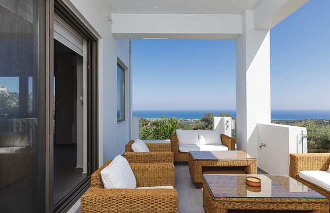 Villa Rizes Luxury in Maroulas - Photo 9