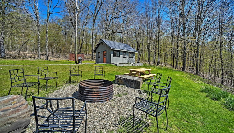 Foto 1 - Cozy Hillside Retreat w/ Bbq, Fire Pit, & Trails