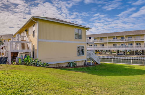 Photo 3 - Canalfront Condo w/ Pool - Walk to Destin Beach