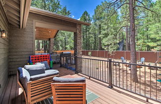 Foto 3 - Pinetop Escape w/ Spacious Yard & Fire Pits