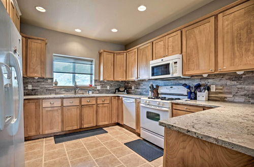 Photo 22 - Gold Beach Townhome With Ocean Views & Sunroom