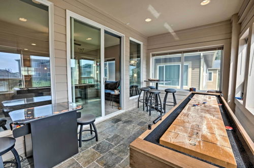 Foto 13 - Gold Beach Townhome With Ocean Views & Sunroom