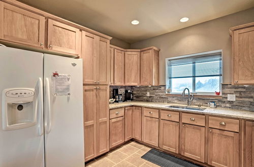 Photo 10 - Gold Beach Townhome With Ocean Views & Sunroom