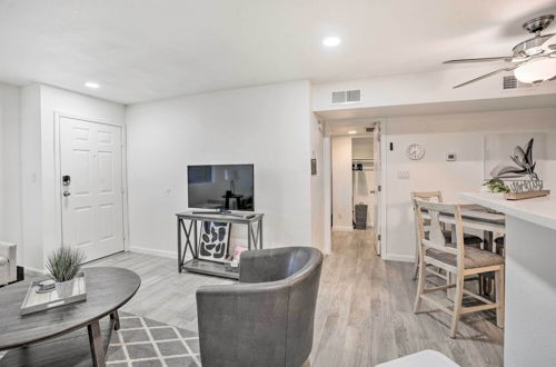 Photo 13 - Chic Phoenix Condo w/ Community Amenities