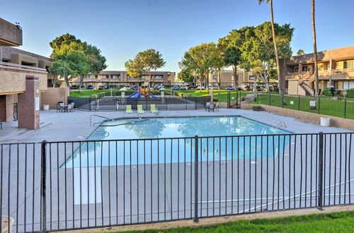 Photo 12 - Chic Phoenix Condo: Pool Access, Close to Hiking