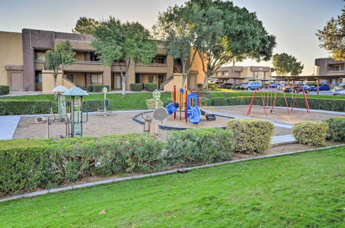 Photo 5 - Chic Phoenix Condo: Pool Access, Close to Hiking