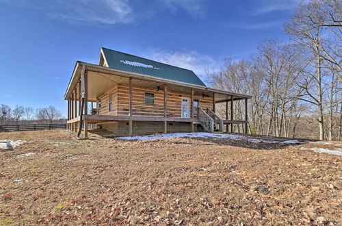 Foto 16 - Quiet & Secluded Berea Cabin on 70-acre Farm