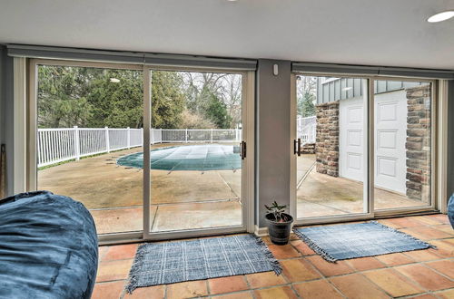 Foto 17 - Spacious Rochester Home w/ Heated Pool & Hot Tub