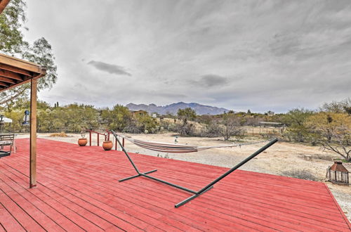 Photo 4 - Mountain-view Retreat w/ Modern Interior & Kitchen