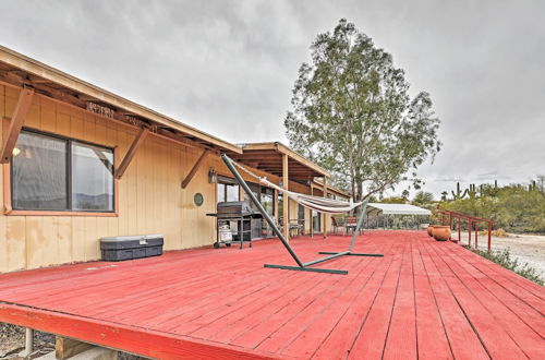 Photo 16 - Mountain-view Retreat w/ Modern Interior & Kitchen