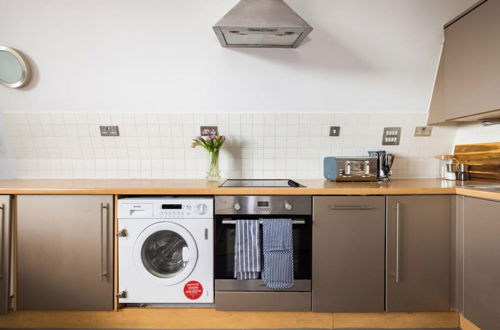 Photo 8 - The Camberwell Loft - Captivating 2bdr Flat