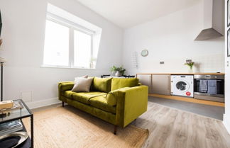 Photo 3 - The Camberwell Loft - Captivating 2bdr Flat