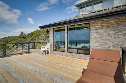 Foto 9 - Pacific Penthouse With Sunroom & Ocean Views