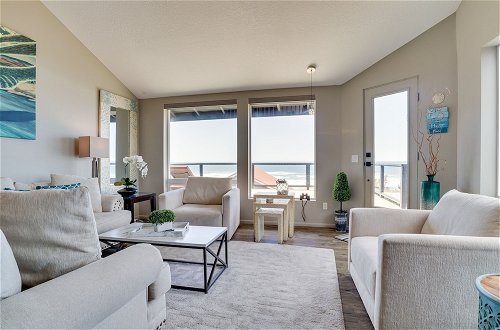 Foto 37 - Pacific Penthouse With Sunroom & Ocean Views