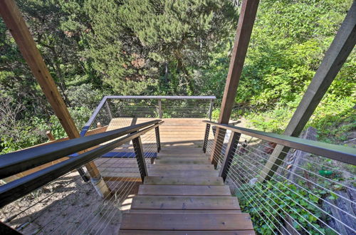 Photo 6 - Pacific Penthouse With Sunroom & Ocean Views