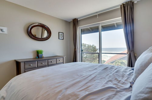 Photo 23 - Pacific Penthouse With Sunroom & Ocean Views