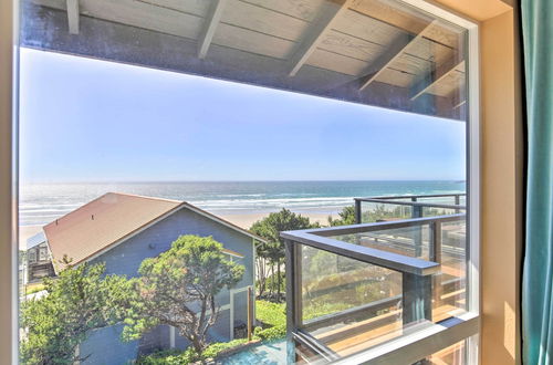 Photo 11 - Pacific Penthouse With Sunroom & Ocean Views