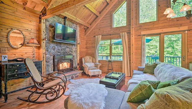 Foto 1 - Cozy Mount Snow Chalet w/ Game Room & Hot Tub
