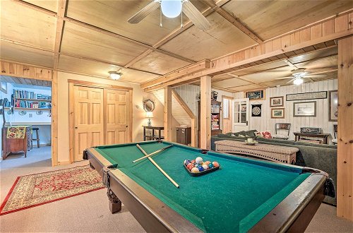 Foto 26 - Cozy Mount Snow Chalet w/ Game Room & Hot Tub
