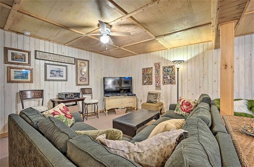 Foto 41 - Cozy Mount Snow Chalet w/ Game Room & Hot Tub
