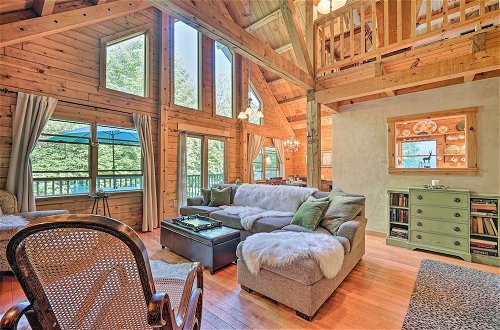 Foto 15 - Cozy Mount Snow Chalet w/ Game Room & Hot Tub