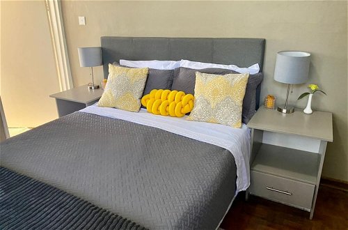 Foto 39 - Luxurious 3 bed House Modern Open Plan- Borehole - 2046