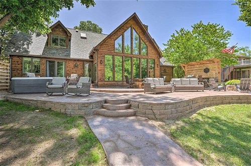 Photo 17 - Spacious, Lakefront Home w/ Private Dock