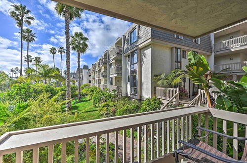 Photo 15 - 'deja Blue' Beachfront Condo w/ Resort Pools