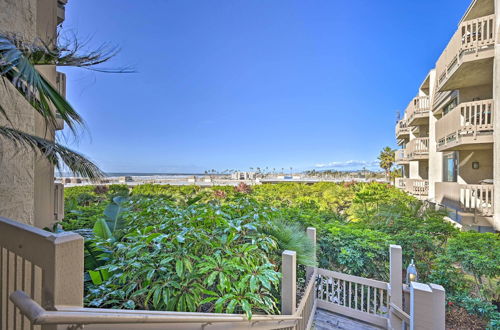 Photo 28 - 'deja Blue' Beachfront Condo w/ Resort Pools