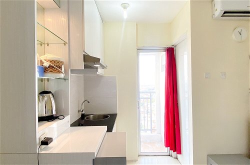 Foto 9 - Best Strategic And Cozy Studio At Bassura City Apartment
