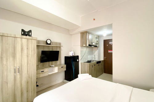 Photo 4 - Best Deal And Cozy Studio At Apartment Transpark Juanda Bekasi Timur