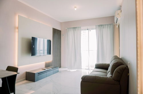 Foto 18 - Homey And Spacious 3Br At Sky House Bsd Apartment