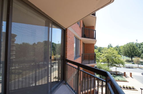 Photo 29 - Luxury Apt with Rooftop Pentagon City