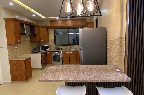 Photo 5 - Charming 3-bed Apartment in 7th Circle Amman
