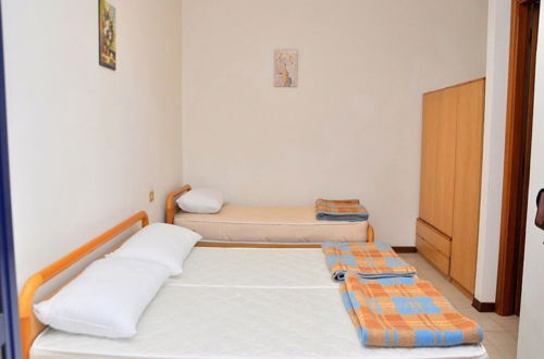 Foto 3 - Comfortable Flat With Terrace 100m From the Beach