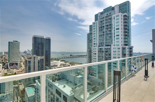 Photo 26 - Luxe Downtown Miami Apt: Balcony, Pools, City View