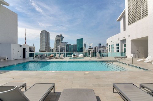 Photo 28 - Luxe Downtown Miami Apt: Balcony, Pools, City View