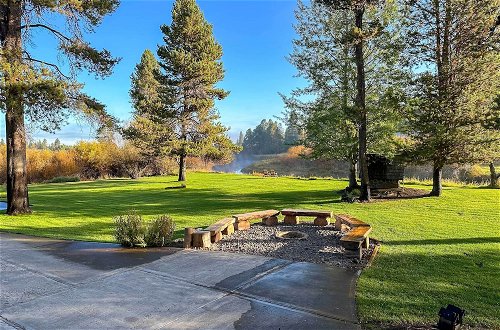 Foto 35 - Waterfront Sunriver Home w/ Hot Tub & Fireplace