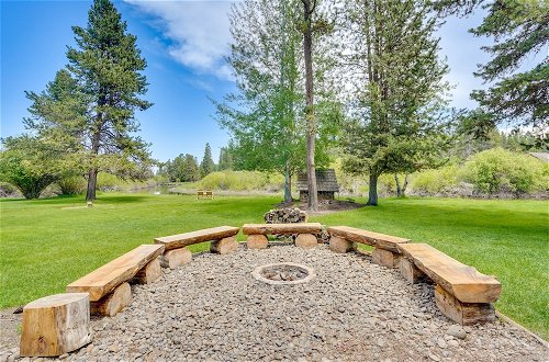 Foto 8 - Waterfront Sunriver Home w/ Hot Tub & Fireplace