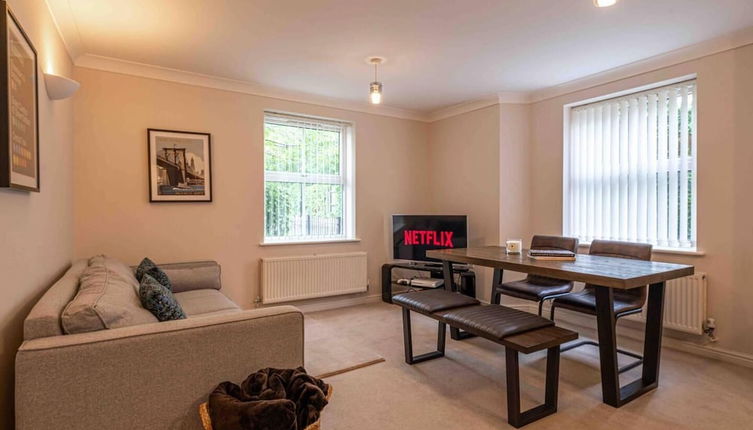 Photo 1 - Spacious Apartment, Near Birmingham Centre and NeC