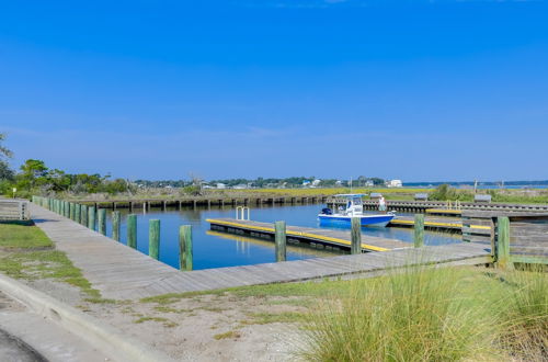 Foto 14 - Emerald Isle Vacation Rental, Walk to Beach